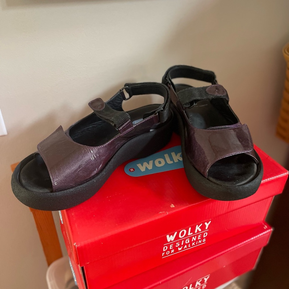 Wolky Jewel Sandal-Euro size 39, color Metallic Patent Purple EUC